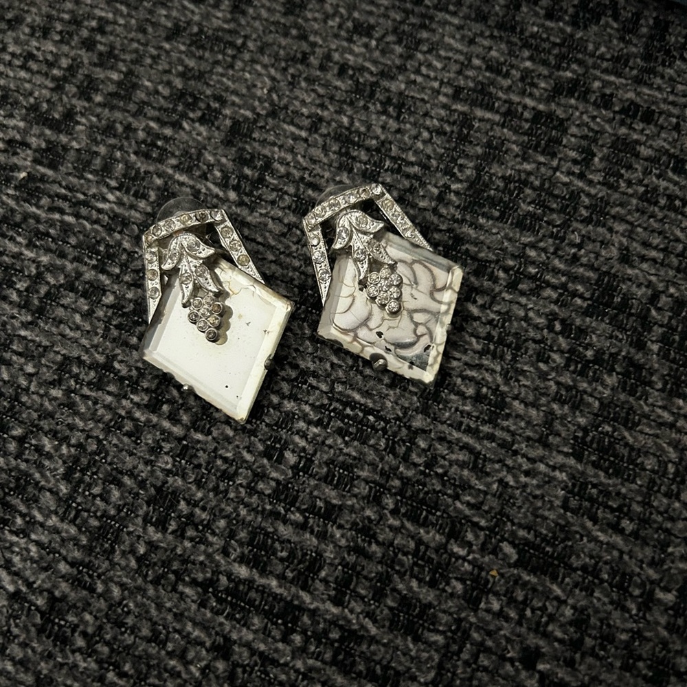 Vintage earrings with stones and a mirror design